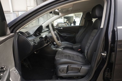 Volkswagen Passat Variant 2.0 TDI 170CV DPF Highline (18)
