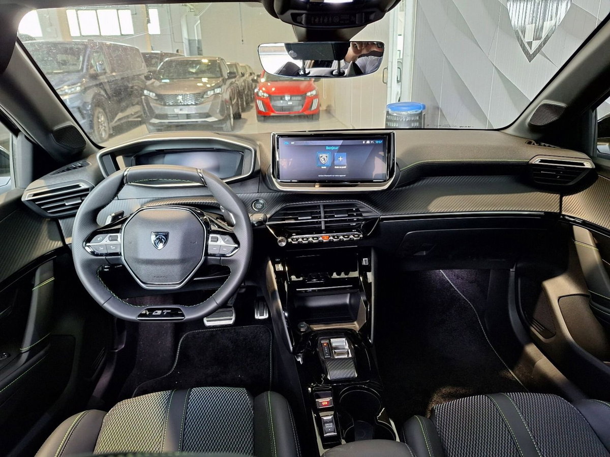 Peugeot 208 1.2 hybrid GT 145cv e-dcs 6 (11)