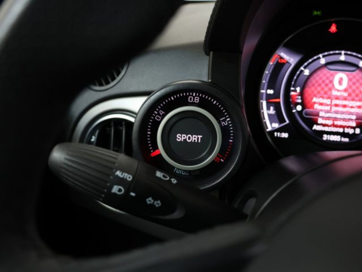 Abarth 595 595 1.4 Turbo T-Jet 165 CV (19)