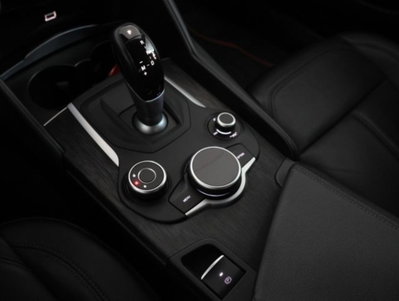 Alfa Romeo Giulia 2.0 Turbo 200 CV AT8 Executive (18)
