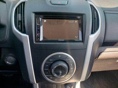 Isuzu D-Max Pick-up 1.9 Crew Cab Solar Plus 4WD Clima (19)