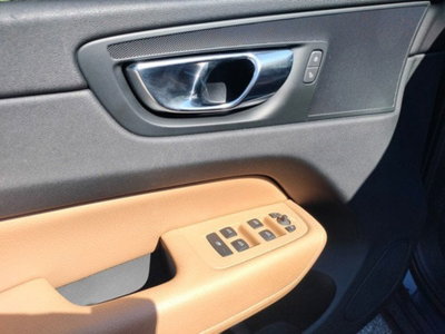 Volvo XC60 D5 AWD Geartronic Momentum (10)