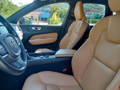Volvo XC60 D5 AWD Geartronic Momentum (13)