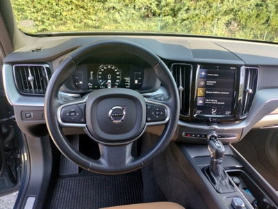 Volvo XC60 D5 AWD Geartronic Momentum (15)