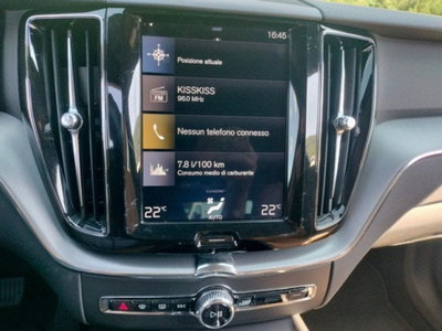 Volvo XC60 D5 AWD Geartronic Momentum (17)