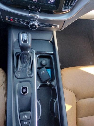 Volvo XC60 D5 AWD Geartronic Momentum (18)
