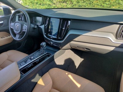 Volvo XC60 D5 AWD Geartronic Momentum (19)