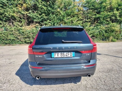 Volvo XC60 D5 AWD Geartronic Momentum (7)