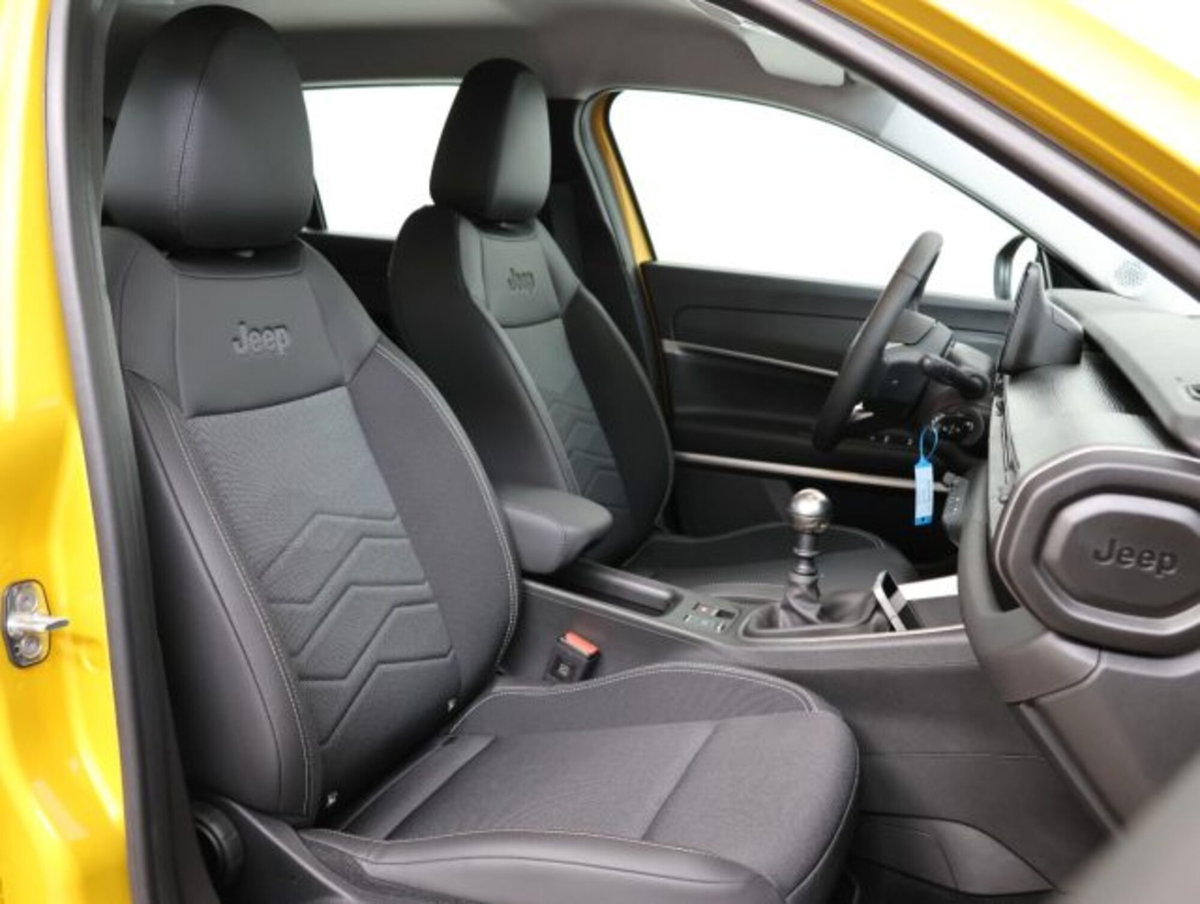 Jeep Avenger 1.2 turbo Altitude fwd 100cv (11)