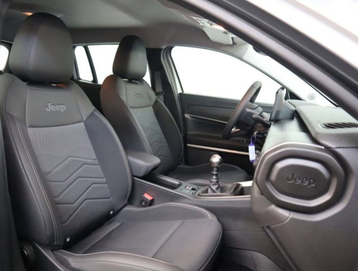 Jeep Avenger 1.2 turbo Altitude fwd 100cv (11)