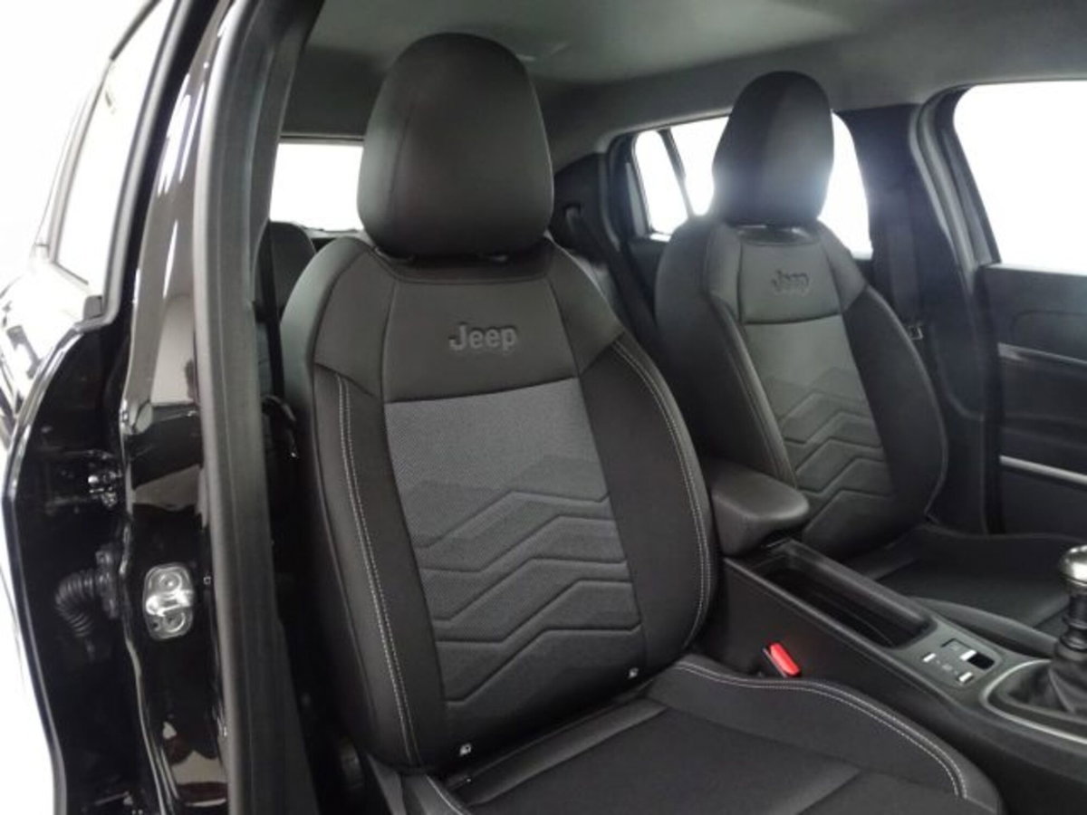 Jeep Avenger 1.2 turbo Altitude fwd 100cv (11)