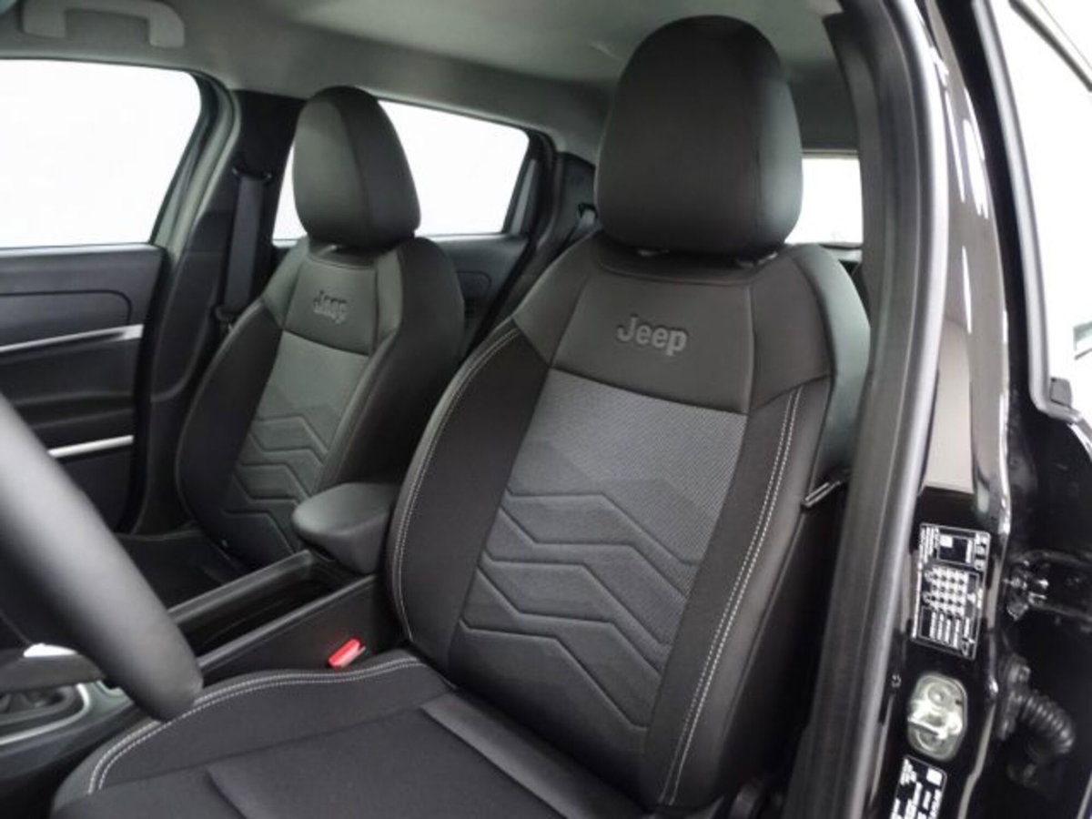 Jeep Avenger 1.2 turbo Altitude fwd 100cv (8)