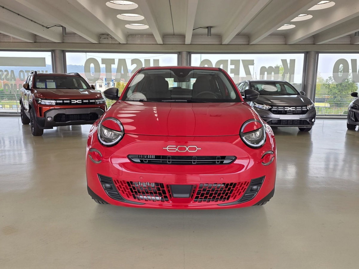 Fiat 600 1.2 Business 100cv (2)