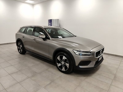 Volvo V60 Cross Country 2.0 b4 Ultimate awd auto (2)
