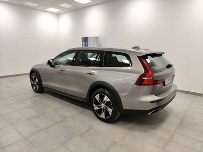 Volvo V60 Cross Country 2.0 b4 Ultimate awd auto (9)