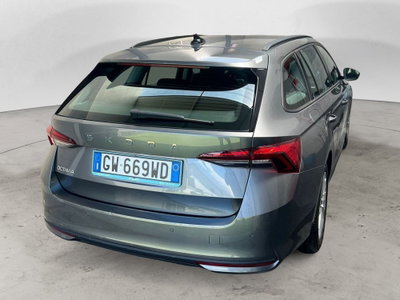 Skoda Octavia Station Wagon 2.0 tdi Executive 150cv dsg (3)