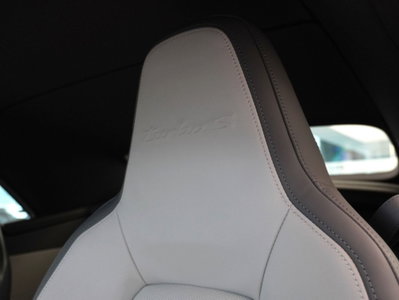 Porsche 911 Cabrio Turbo S (10)