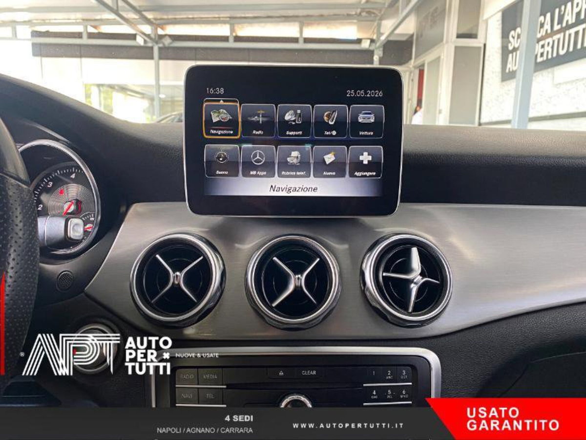 Mercedes-Benz GLA SUV 200 d Automatic 4Matic Premium (9)