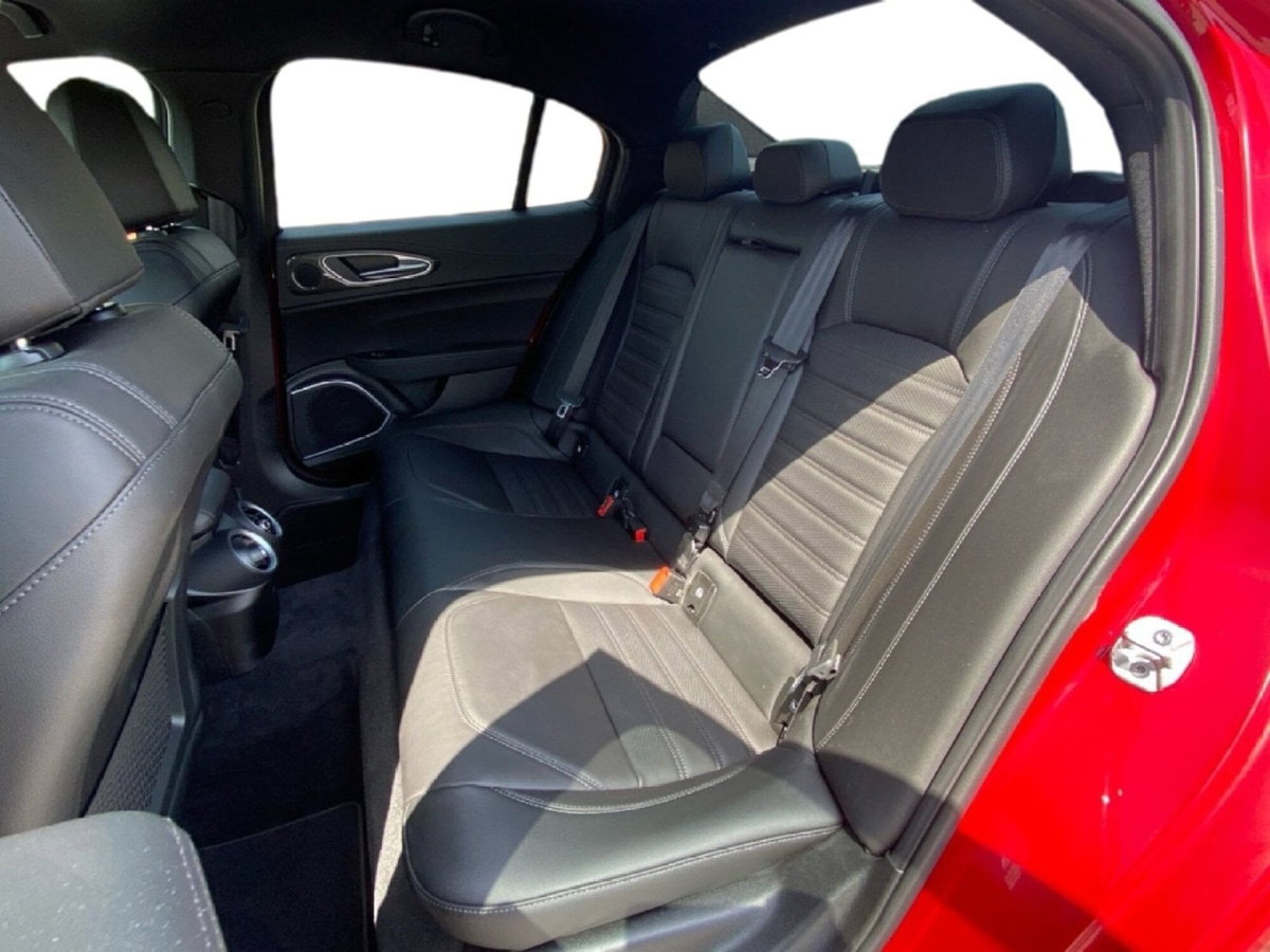 Alfa Romeo Giulia 2.9 T V6 AT8 Quadrifoglio (12)