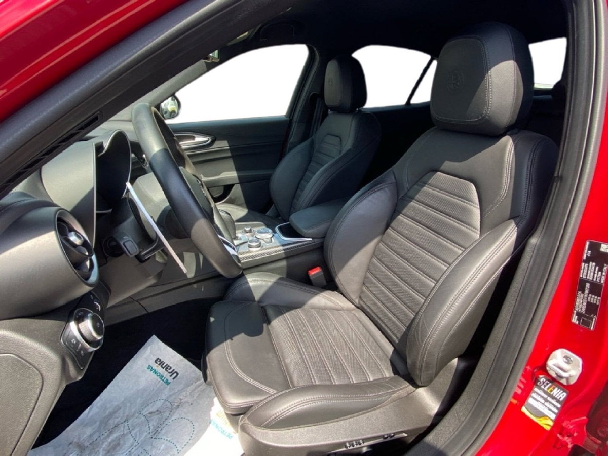 Alfa Romeo Giulia 2.9 T V6 AT8 Quadrifoglio (13)