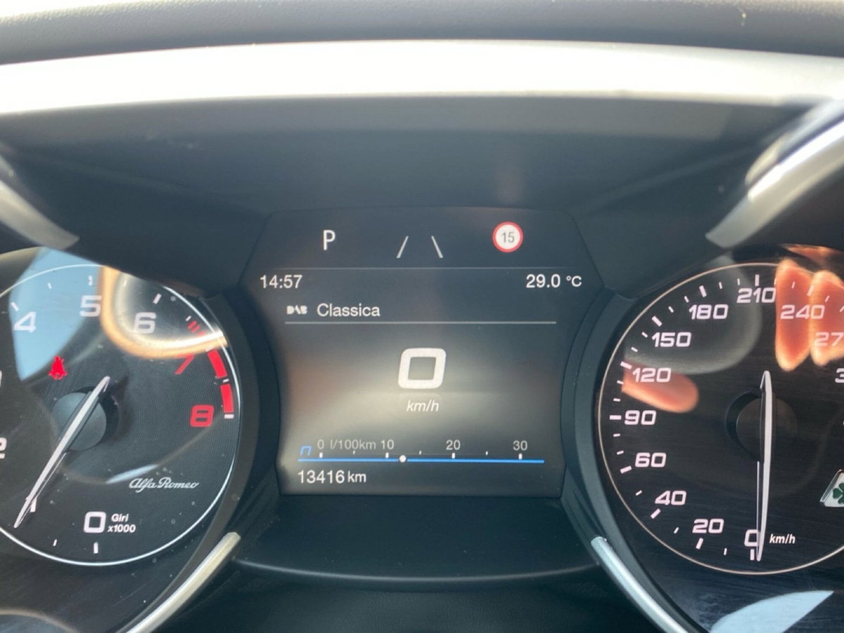 Alfa Romeo Giulia 2.9 T V6 AT8 Quadrifoglio (17)