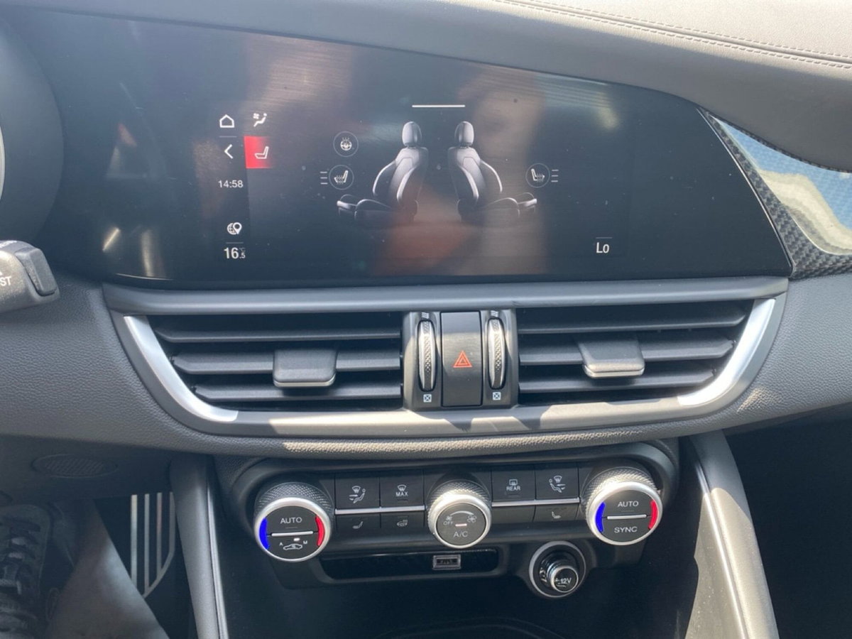 Alfa Romeo Giulia 2.9 T V6 AT8 Quadrifoglio (19)