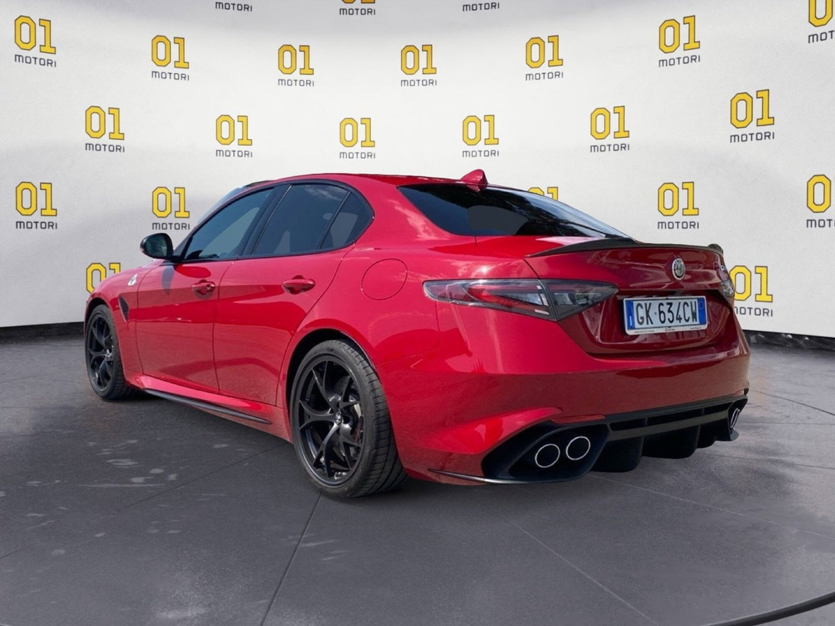 Alfa Romeo Giulia 2.9 T V6 AT8 Quadrifoglio (3)