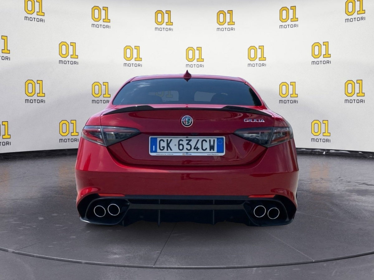 Alfa Romeo Giulia 2.9 T V6 AT8 Quadrifoglio (4)