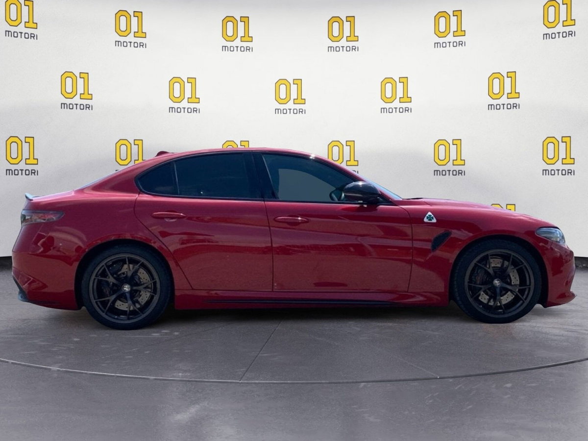 Alfa Romeo Giulia 2.9 T V6 AT8 Quadrifoglio (6)