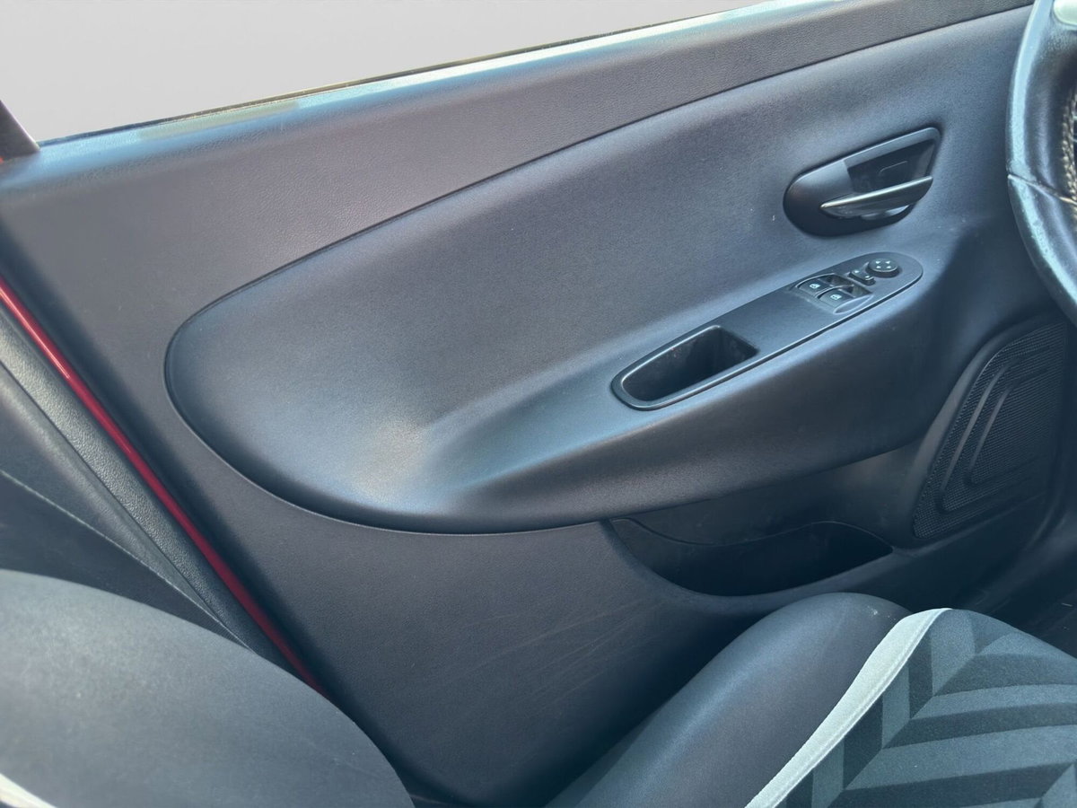Lancia Ypsilon 1.2 69 CV 5 porte Silver (13)