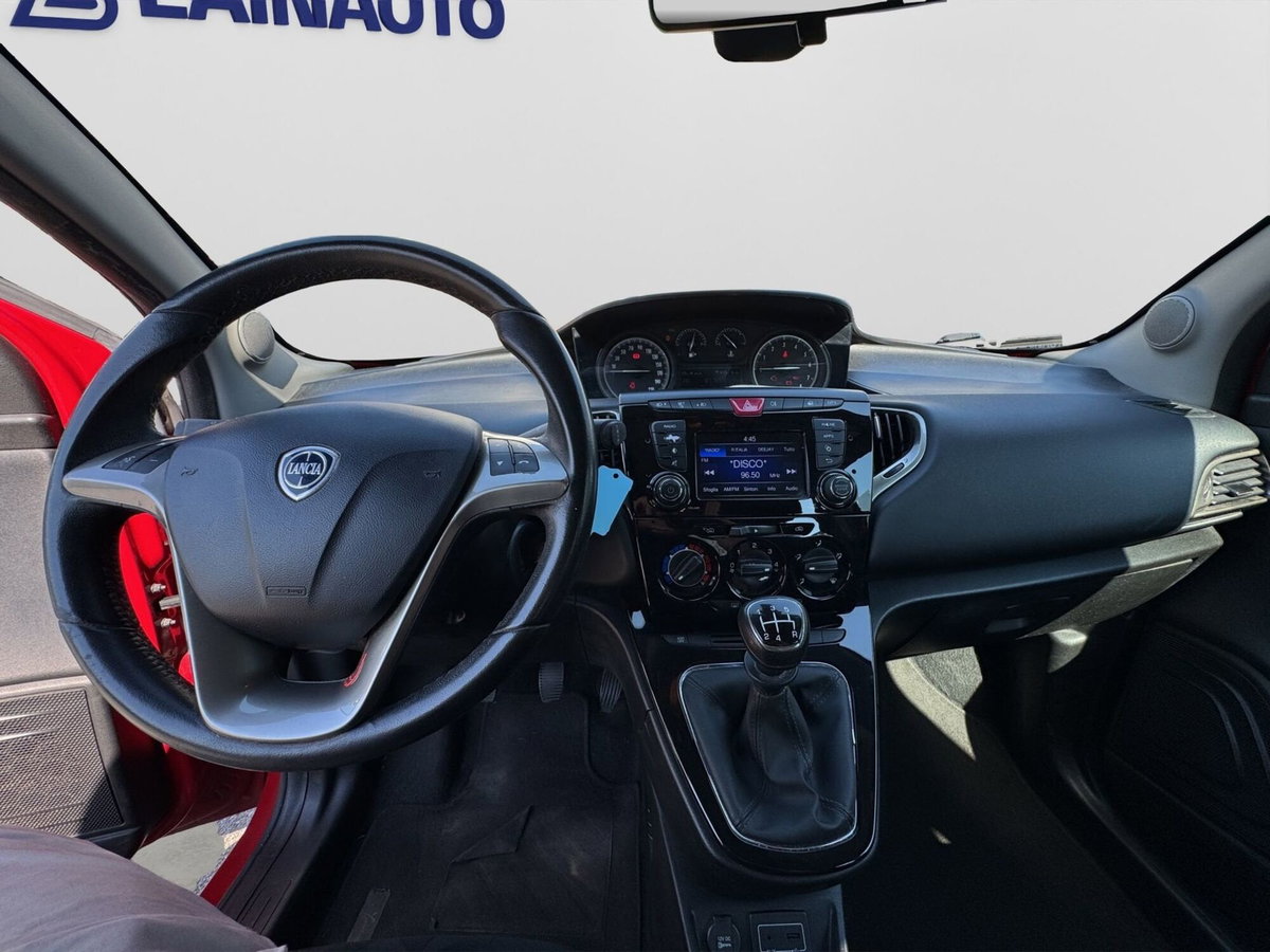 Lancia Ypsilon 1.2 69 CV 5 porte Silver (15)