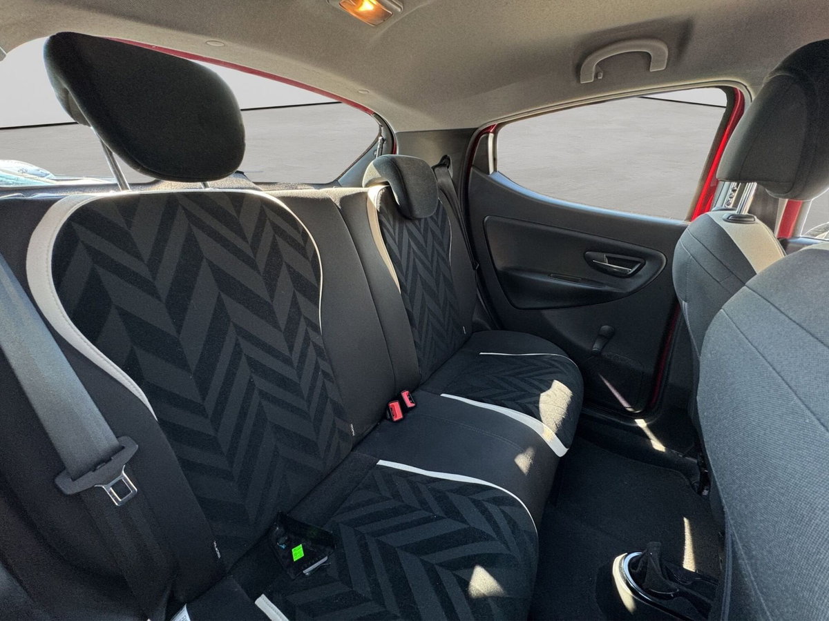 Lancia Ypsilon 1.2 69 CV 5 porte Silver (20)