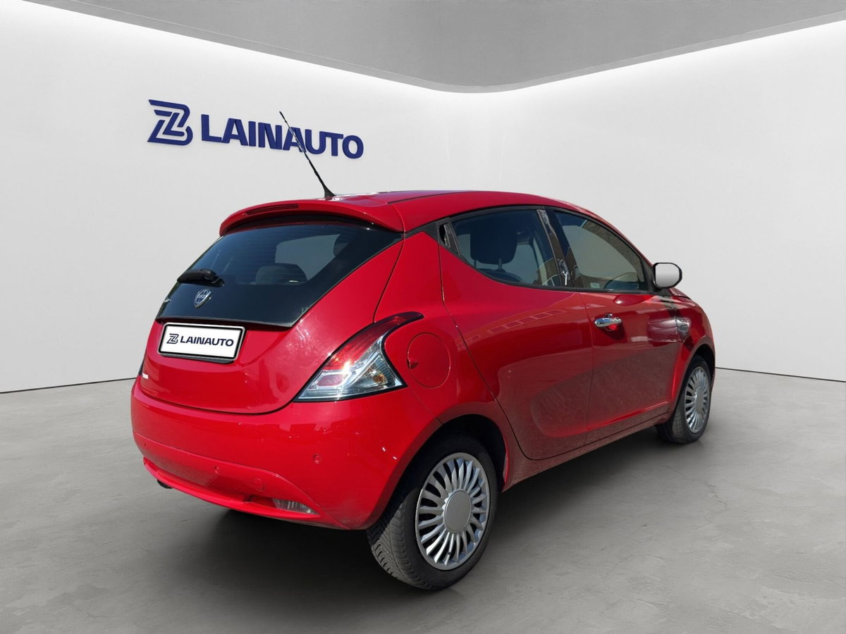 Lancia Ypsilon 1.2 69 CV 5 porte Silver (6)