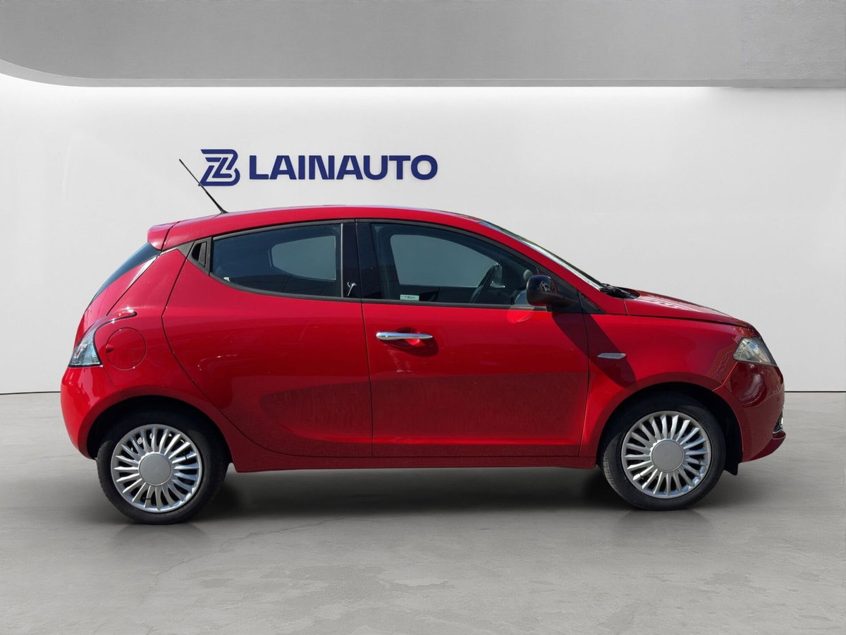 Lancia Ypsilon 1.2 69 CV 5 porte Silver (7)