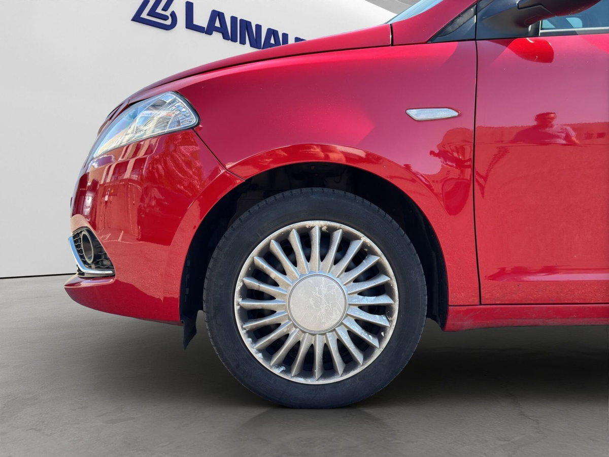 Lancia Ypsilon 1.2 69 CV 5 porte Silver (9)