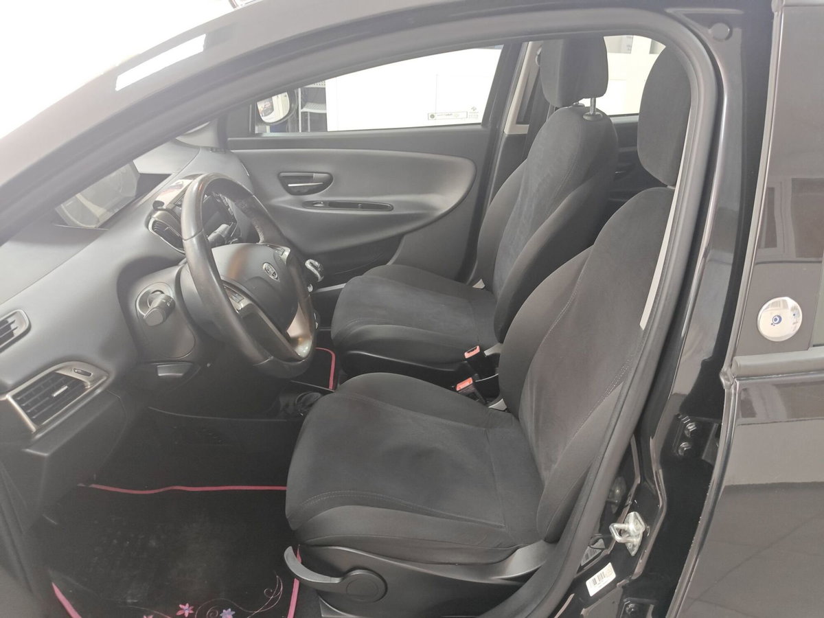 Lancia Ypsilon 1.2 69 CV 5 porte GPL Ecochic Gold (12)