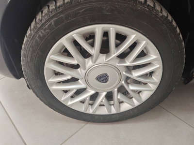 Lancia Ypsilon 1.2 69 CV 5 porte GPL Ecochic Gold (14)