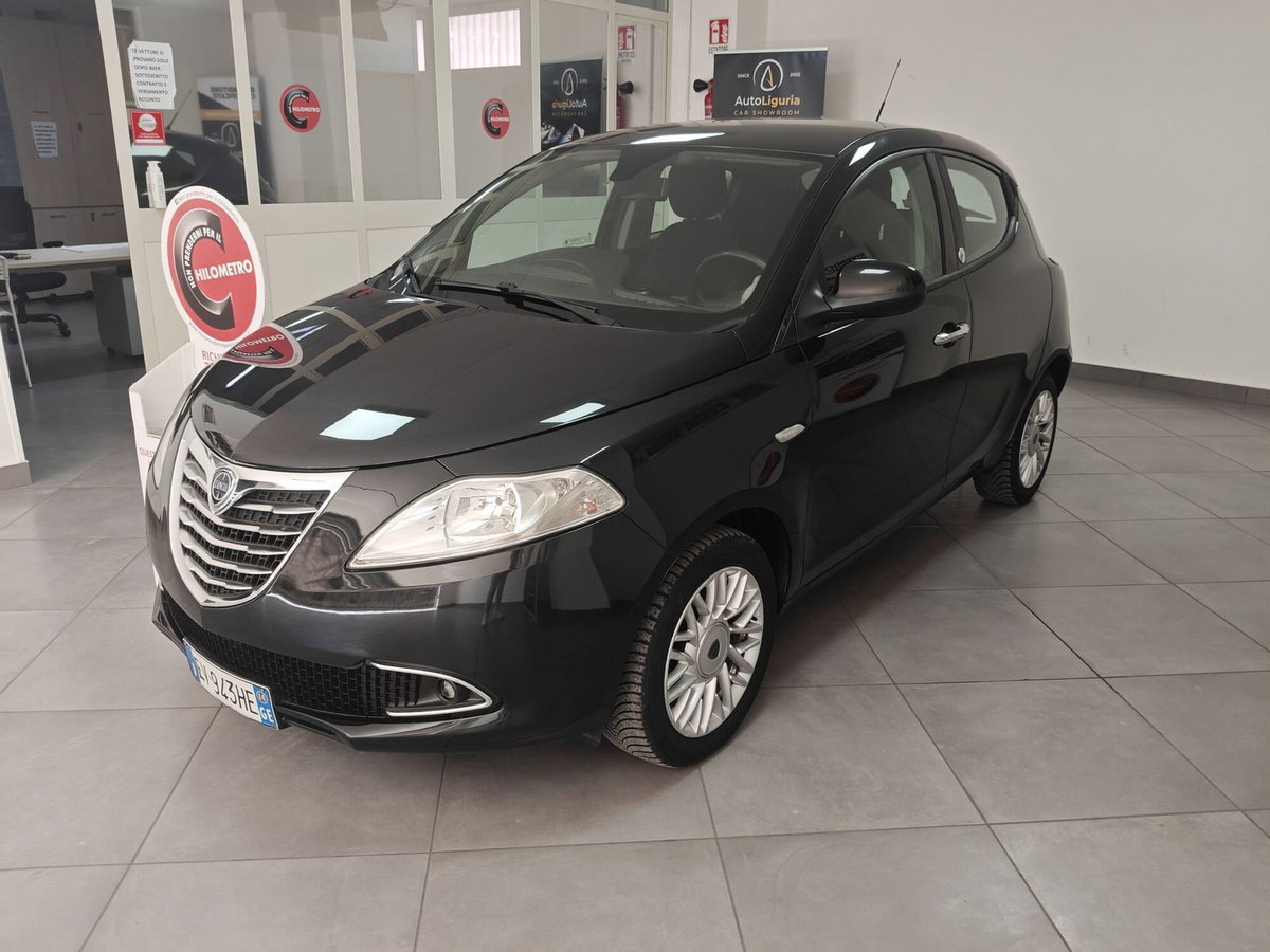 Lancia Ypsilon 1.2 69 CV 5 porte GPL Ecochic Gold (16)