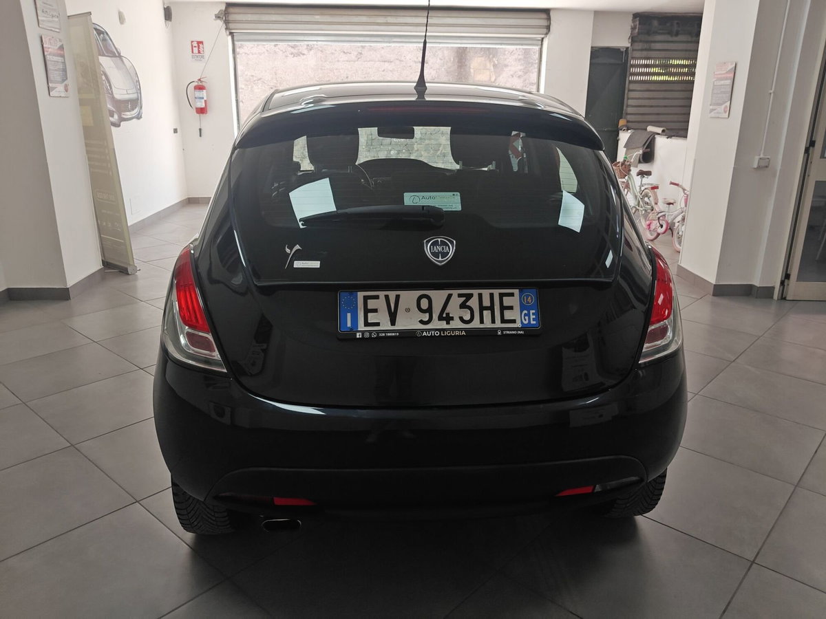 Lancia Ypsilon 1.2 69 CV 5 porte GPL Ecochic Gold (5)