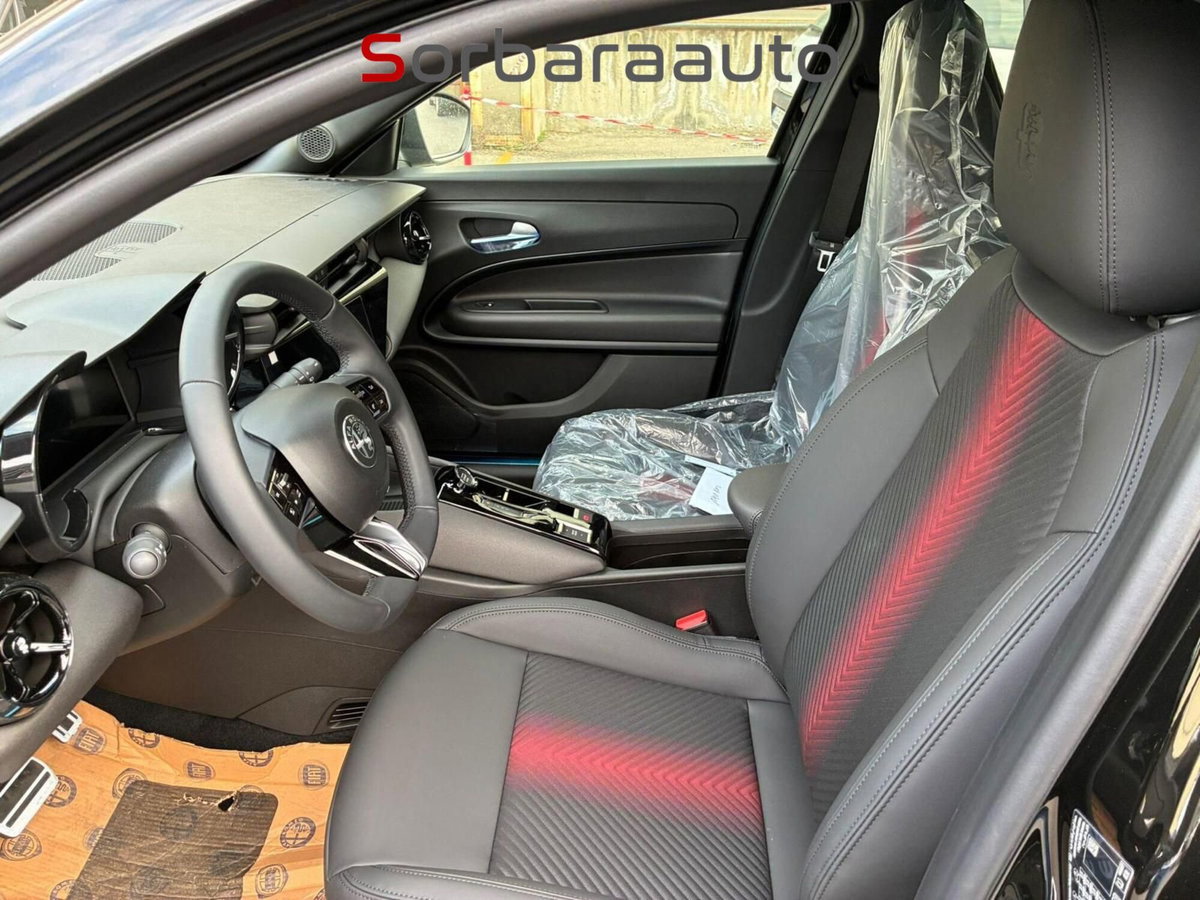 Alfa Romeo Junior 1.2 ibrida 145cv edct6 (15)