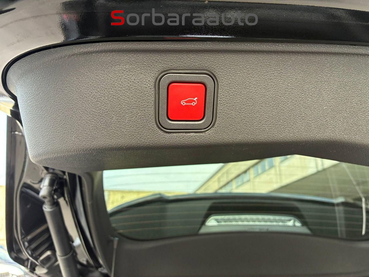 Alfa Romeo Junior 1.2 ibrida 145cv edct6 (19)