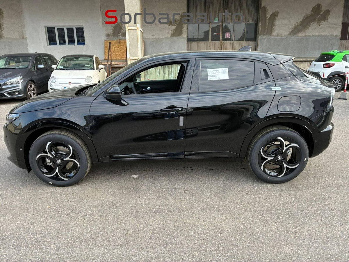 Alfa Romeo Junior 1.2 ibrida 145cv edct6 (2)