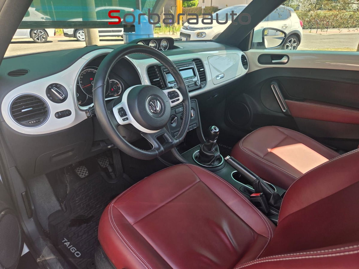 Volkswagen Maggiolino 1.6 TDI Design (9)