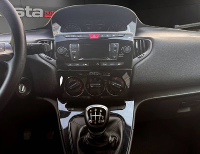 Lancia Ypsilon 1.0 FireFly 5 porte S&S Hybrid Silver Plus (14)