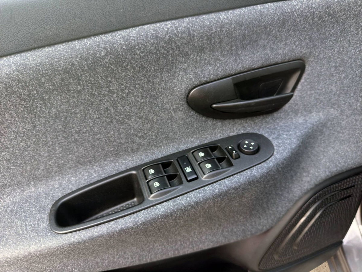 Lancia Ypsilon 1.0 FireFly 5 porte S&S Hybrid Silver Plus (17)