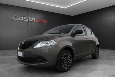 Lancia Ypsilon 1.0 FireFly 5 porte S&S Hybrid Silver Plus (2)