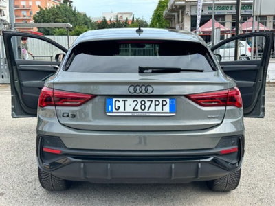 Audi Q3 Sportback 40 2.0 tdi Identity Black quattro 193cv s-tronic (10)