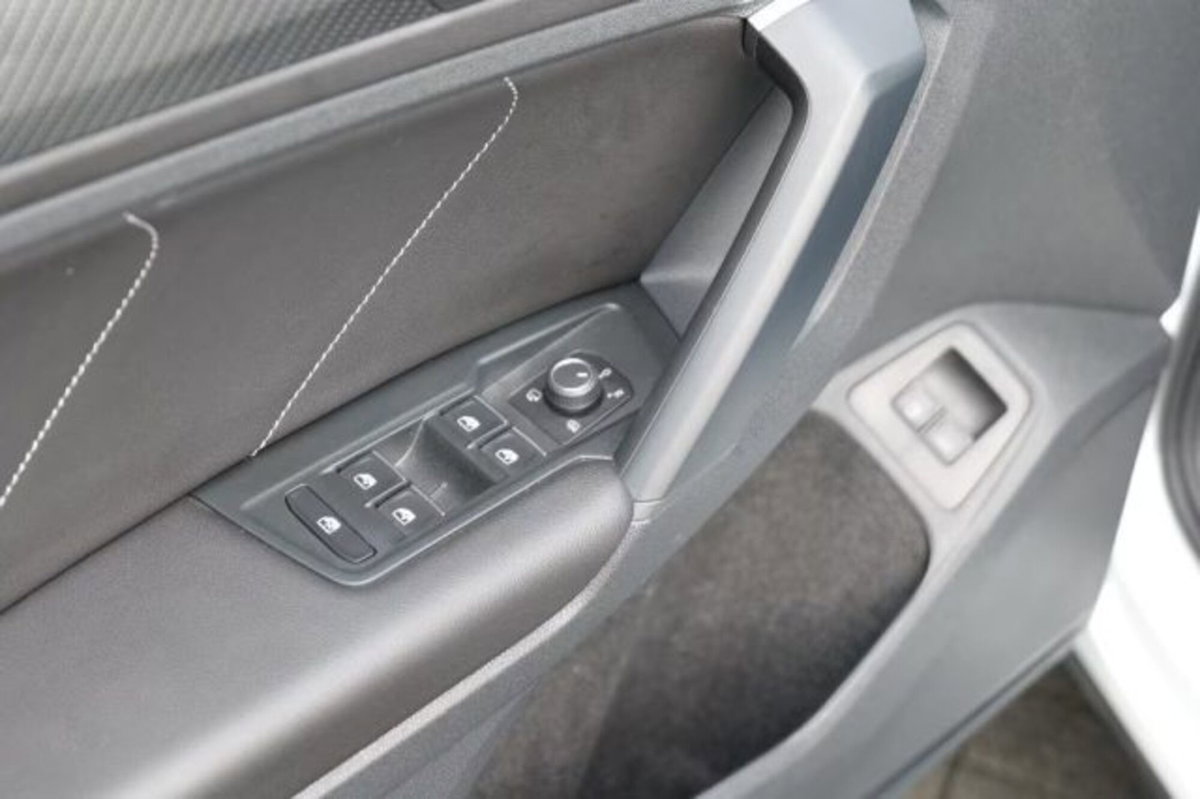 Volkswagen Tiguan 1.4 TSI eHYBRID DSG R-Line (13)