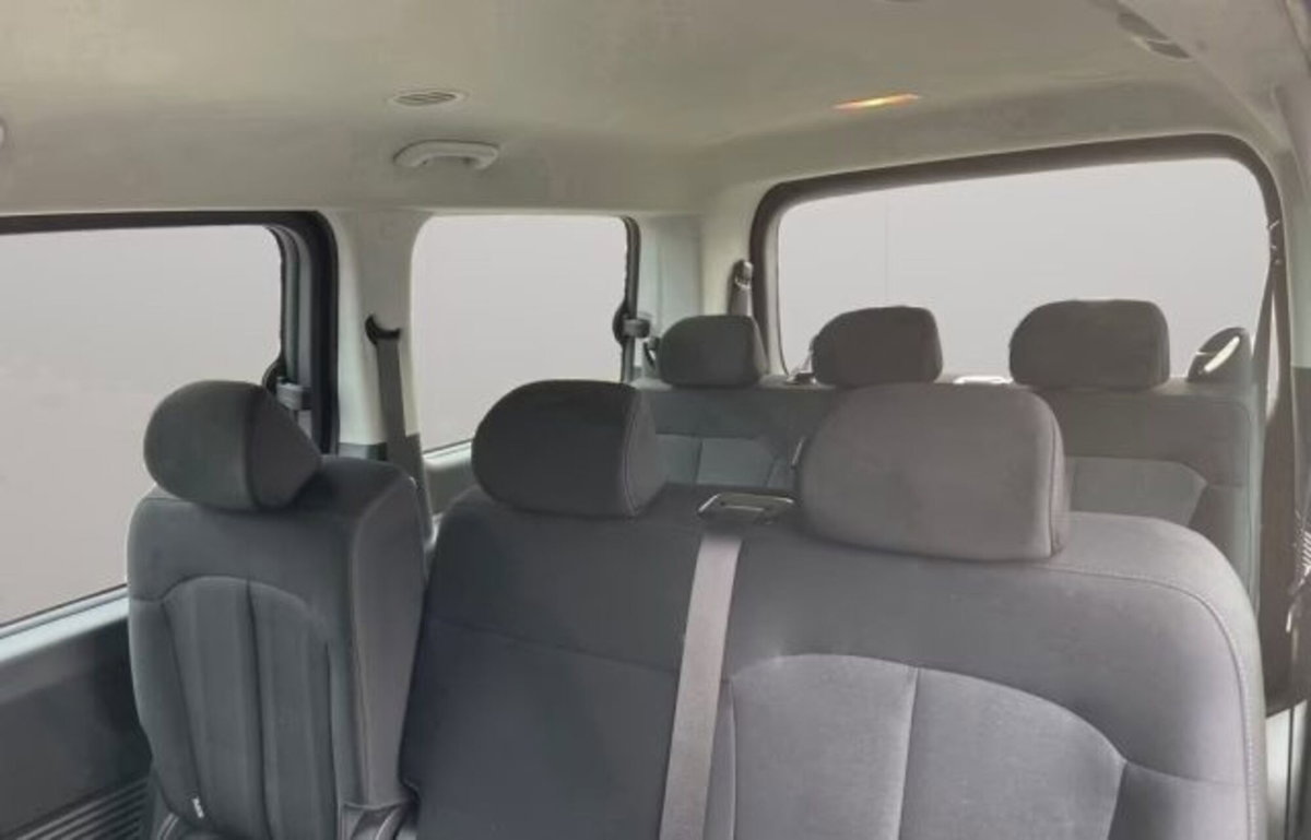 Hyundai Staria 1.6 hev 2wd auto (11)