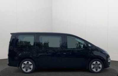 Hyundai Staria 1.6 hev 2wd auto (4)